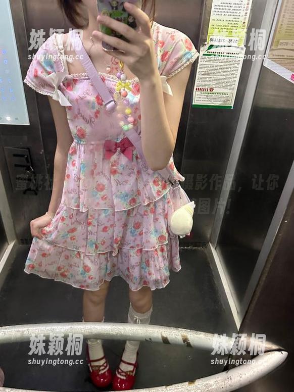 蜜桃社-Rola 蜜桃社 - Rola风格独特的摄影作品,让你尽情下载她的惊艳套装图片!