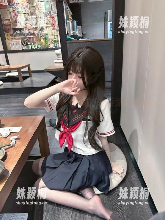 袜啵啵-小安 袜啵啵 - 跟随小安私拍,探索涂指甲油的无限创意套图!