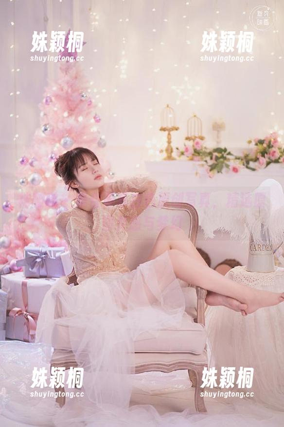 袜啵啵-苏苏 袜啵啵 - 集合苏苏白色原创写真,精选原图灵感与梦幻
