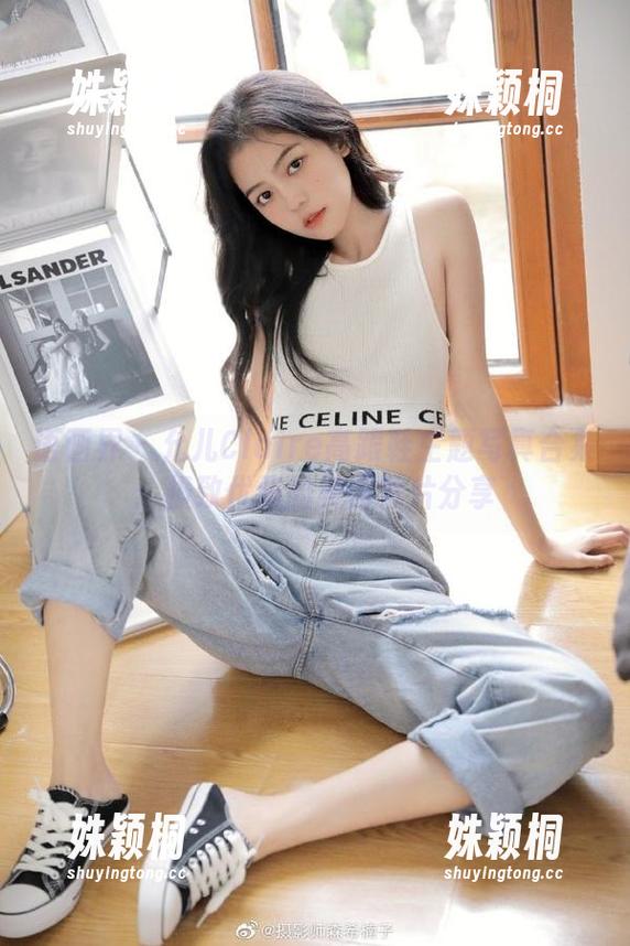 语画界 - 允儿Claire高跟鞋主题写真合集：极致优雅的美丽照片分享