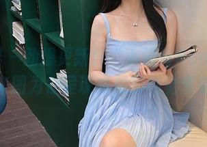 语画界 – 劲爆更新！“小海臀Rena”美腿套图为你呈现卓越的视觉享受！