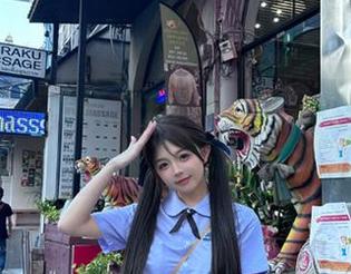 语画界 – 下载徐莉芝令人心动的礼服写真，完全免费尽享时尚魅力