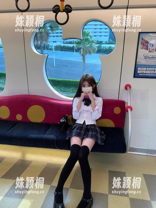 语画界-蜜桃酱 语画界 - 这个秋天,蜜桃酱白丝美图合集让你欲罢不能的视觉盛宴