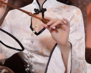 无圣光旗袍图集：超级小禾儿的优雅瞬间尽在此刻