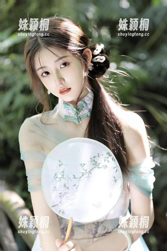 轩子巨2兔 微密圈 - 回顾轩子巨2兔的棉袜写真,原图和照片糅合出的故事,让你感受她的独特魅力。