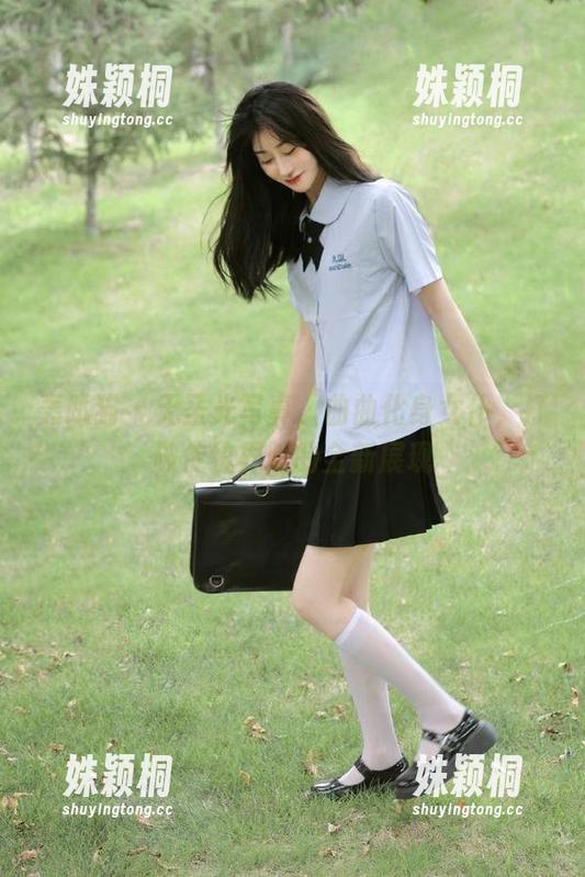轰趴猫 - 无圣光写真，曲曲化身女仆，打破传统界限的全新展现