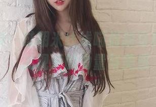 纯爱战神：过期米线线喵最新写真集原图，展现爱的力量与美感