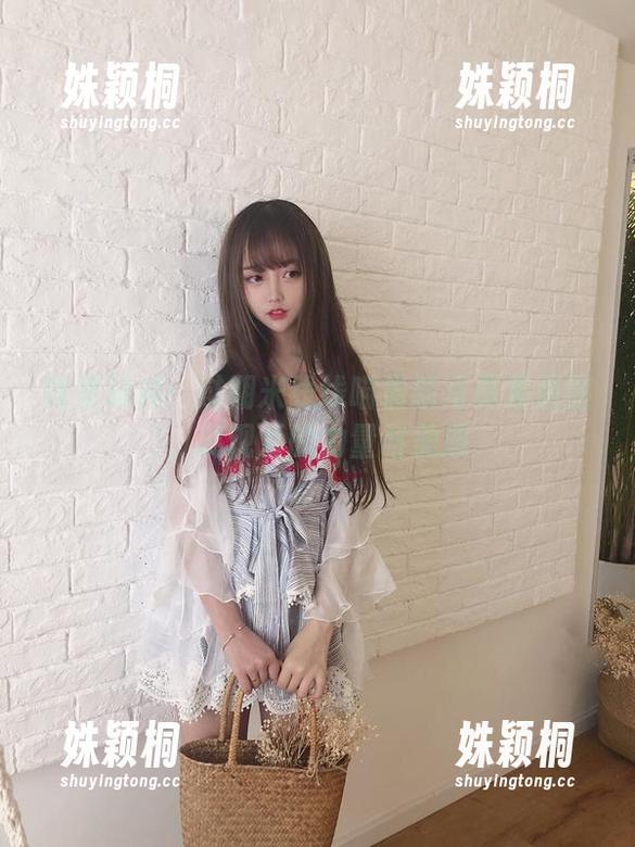 纯爱战神：过期米线线喵最新写真集原图，展现爱的力量与美感