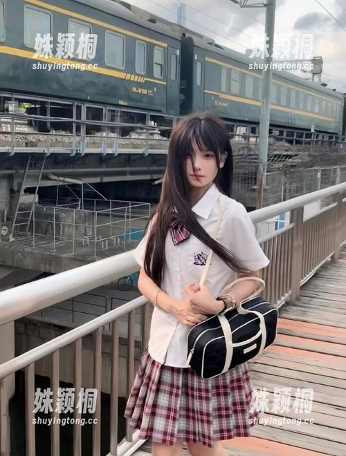 迷人的五姨太 微密圈 - 诱惑至极的图片:迷人的五姨太妩媚瑜伽瞬间,别错过原图