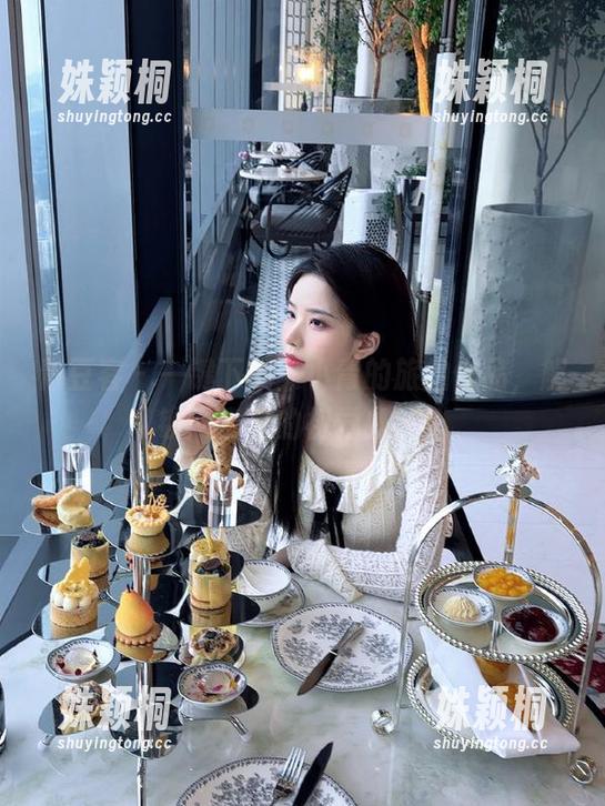 青豆客-艾小青 青豆客 - 一键下载艾小青的旅拍作品,解锁网盘里的视觉盛宴!
