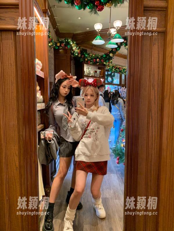 私拍女神韩国CoCo的独家毛衣原图，瞬间提升你的穿搭灵感！