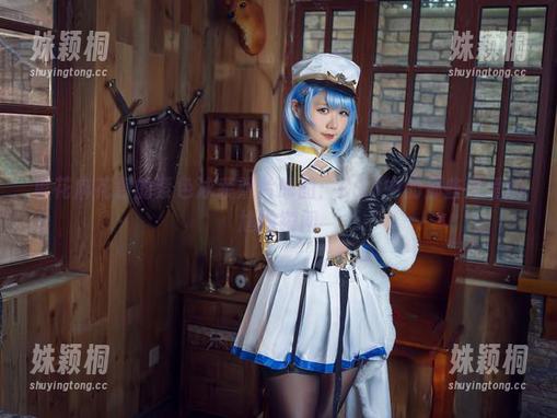 麻花麻花酱的紫色泳装照片原图：COS中的那些可爱的尴尬瞬间