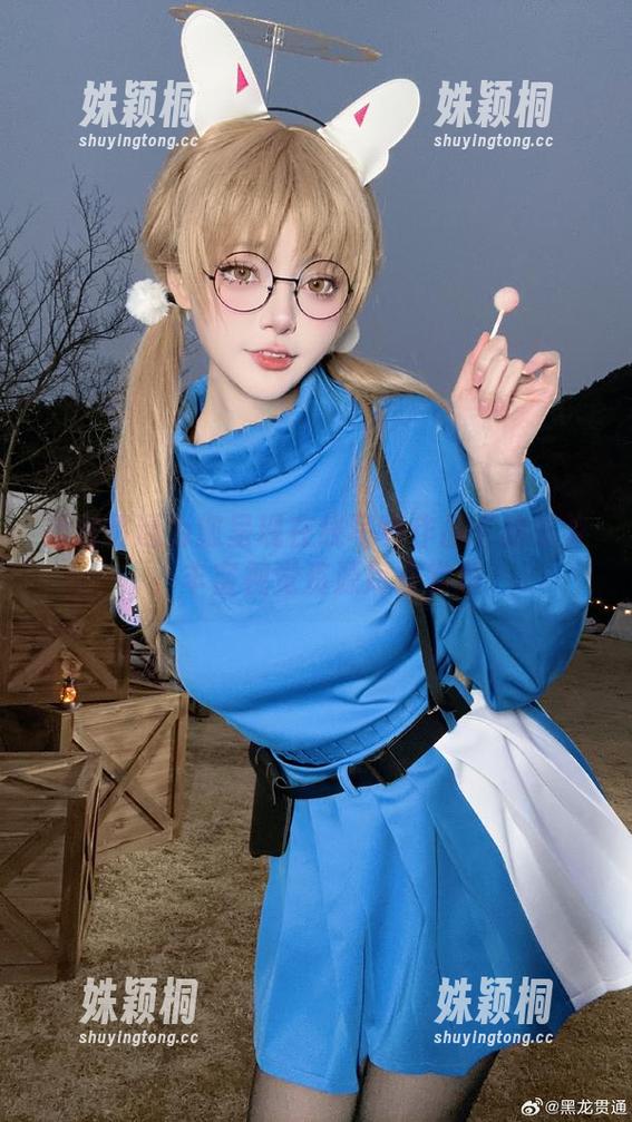 黑龙贯通为您呈现在线写真作品《秘书》，丰富视觉资源尽在掌握